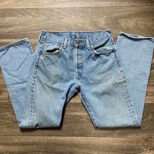 distressed jeans from levi’s 🩷